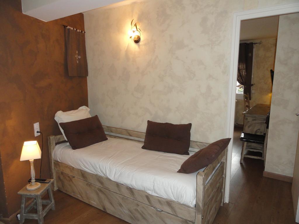 Logis Hotel Restaurant Planes Сайагуз Экстерьер фото